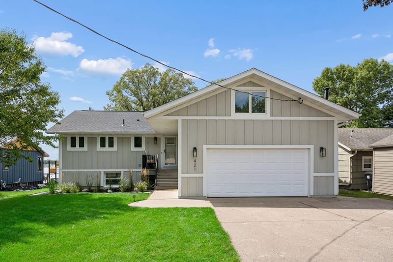 421 Shoreacres Dr, Big Lake, MN 55309