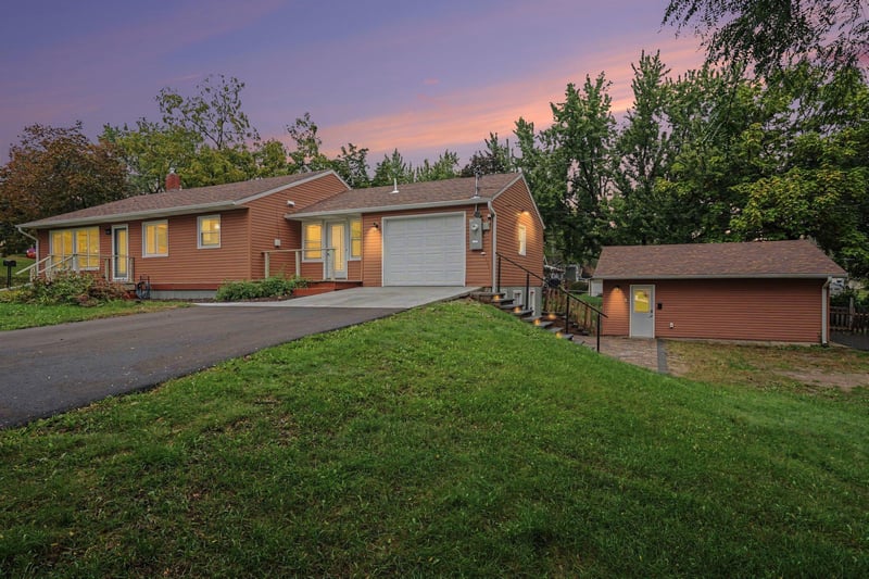 340 3rd Ave S, Bayport, MN 55003