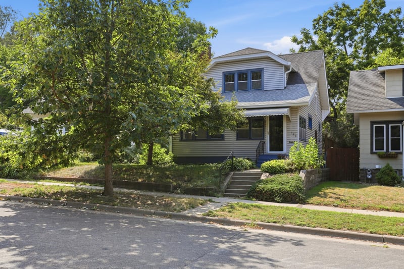 789 Fairview Ave N, Saint Paul, MN 55104