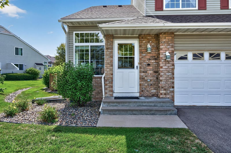 6193 Courtly Rd #E, Woodbury, MN 55125
