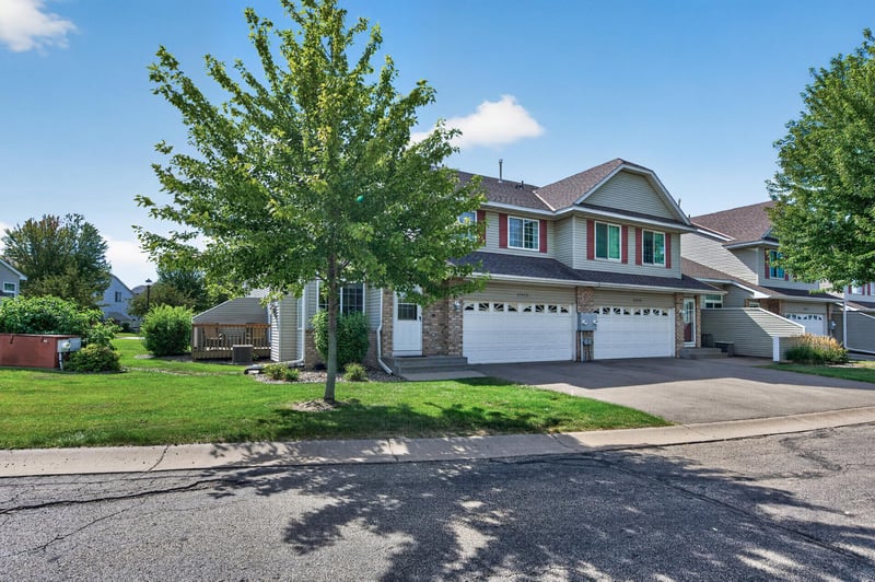6193 Courtly Rd #E, Woodbury, MN 55125