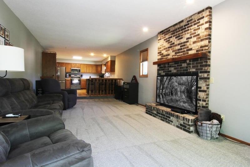 7818 Davidson Ct, Inver Grove Heights, MN 55076