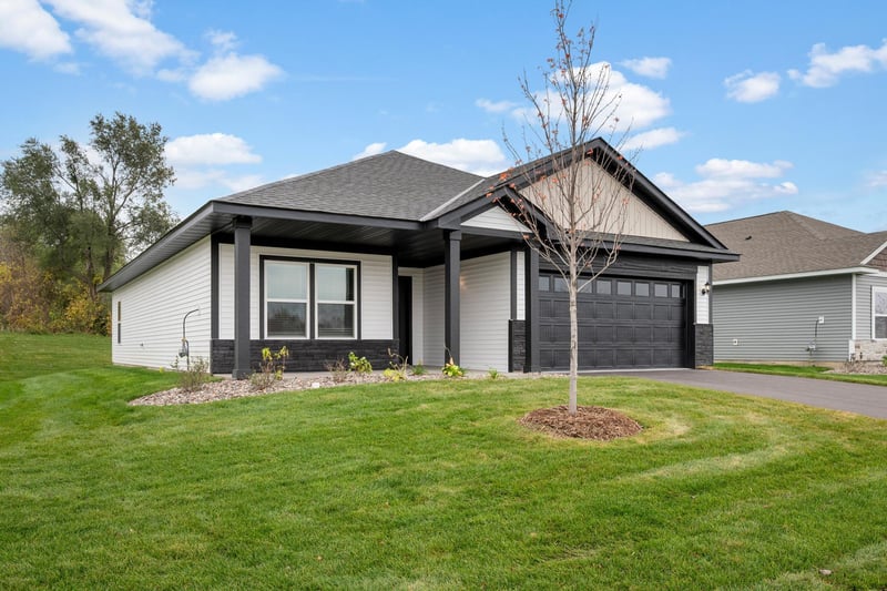 919 Sycamore Pl N, Cambridge, MN 55008