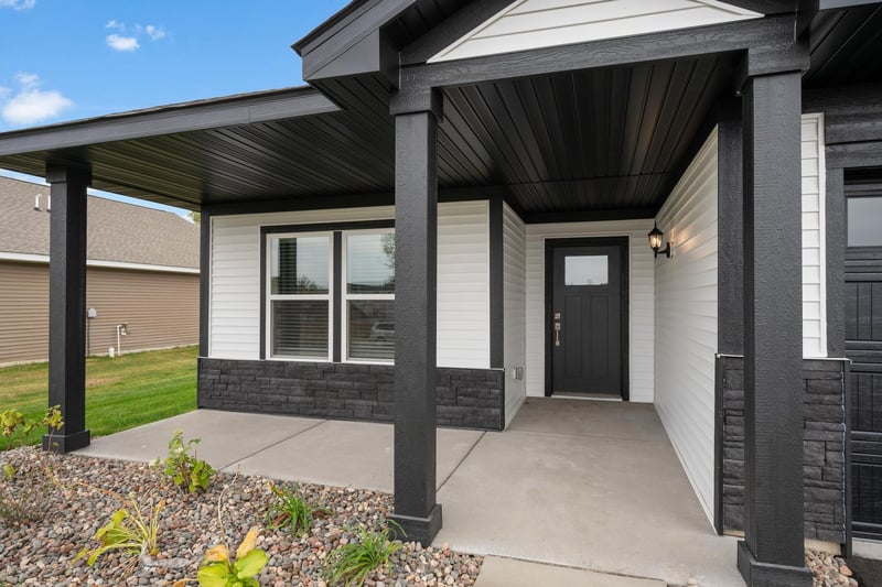 919 Sycamore Pl N, Cambridge, MN 55008