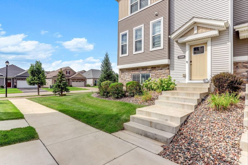 7689 Anthony Point, Victoria, MN 55386
