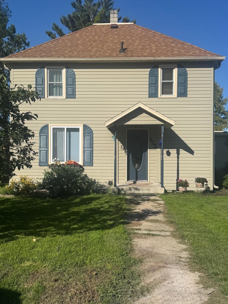 421 Geary Ave NE, Bagley, MN 56621
