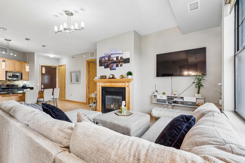317 Groveland Ave #714, Minneapolis, MN 55403