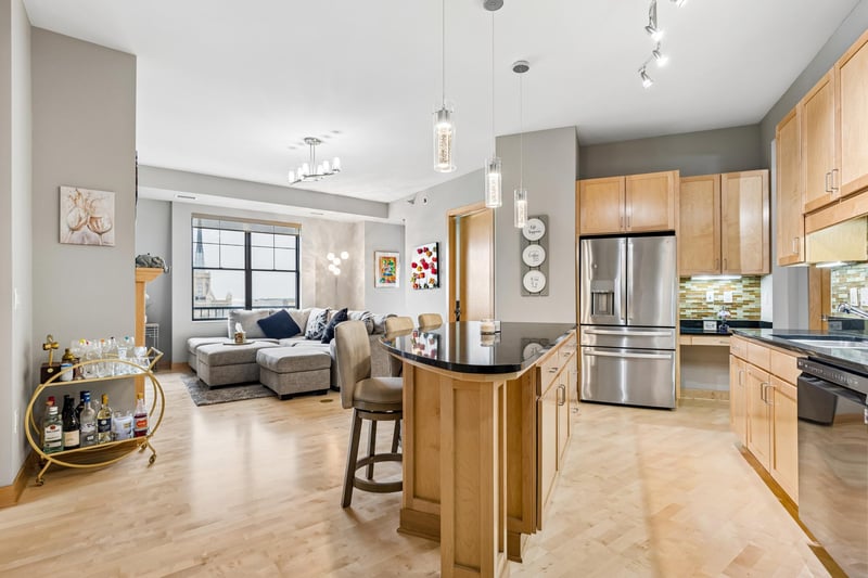 317 Groveland Ave #714, Minneapolis, MN 55403
