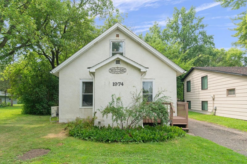 1974 Stillwater St, White Bear Lake, MN 55110