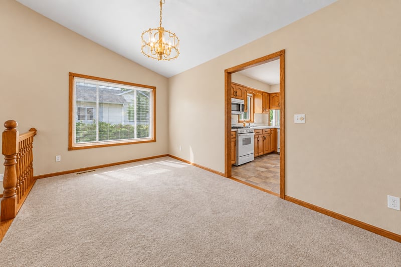 1160 Greenleaf Rd, Owatonna, MN 55060