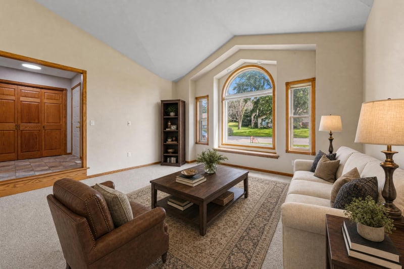 1160 Greenleaf Rd, Owatonna, MN 55060