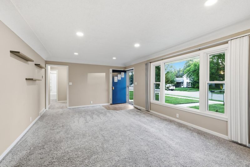 307 S 4th St, Le Sueur, MN 56058