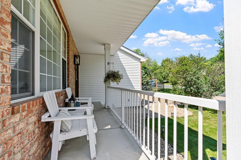 2051 Highgate Cir, Chanhassen, MN 55317