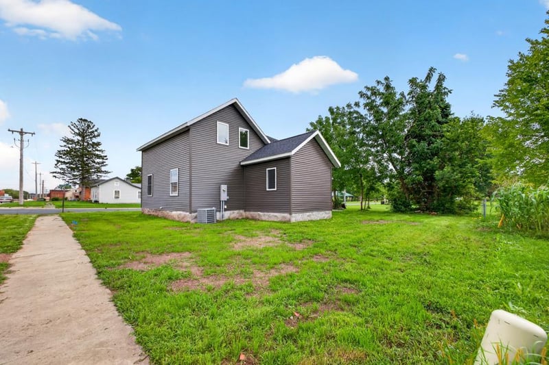 300 W Main St, Spring Valley, MN 55975