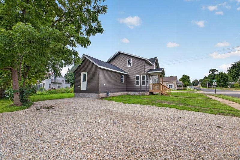 300 W Main St, Spring Valley, MN 55975