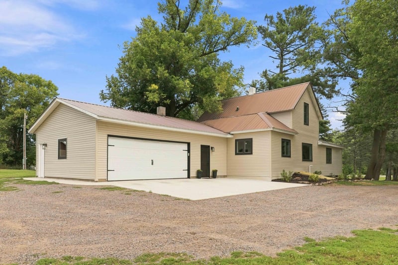 2961 Rainbow St, Brook Park, MN 55007