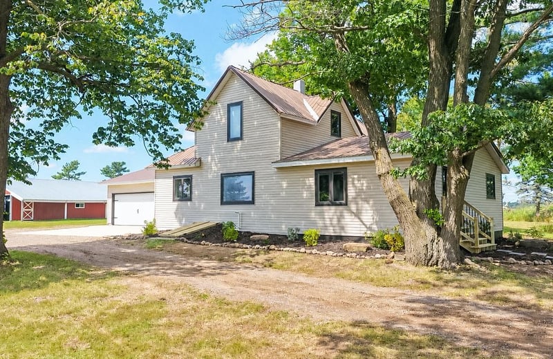 2961 Rainbow St, Brook Park, MN 55007