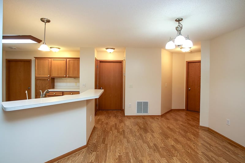 1088 Blackbird Trl SW, Hutchinson, MN 55350