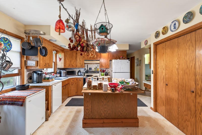 1398 25th St NW, New Brighton, MN 55112