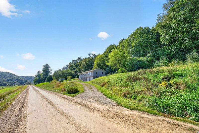 18599 Horse Shoe Rd, Rollingstone, MN 55969
