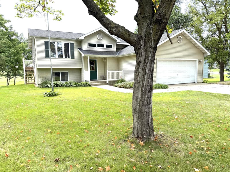 580 Simon Ave W, Dassel, MN 55325