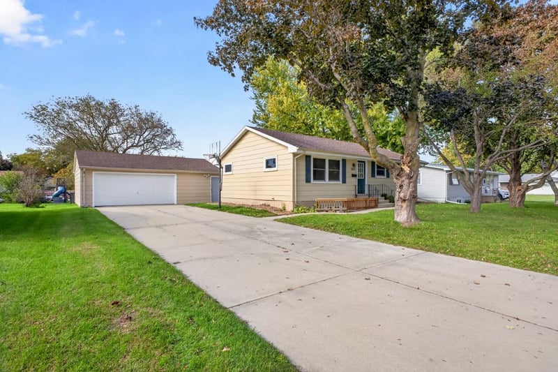 803 4th Ave SE, Stewartville, MN 55976