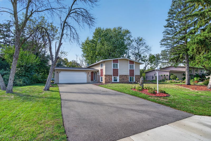 8149 Brandywine Pw, Brooklyn Park, MN 55444