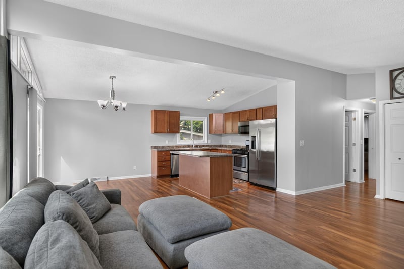 8149 Brandywine Pw, Brooklyn Park, MN 55444