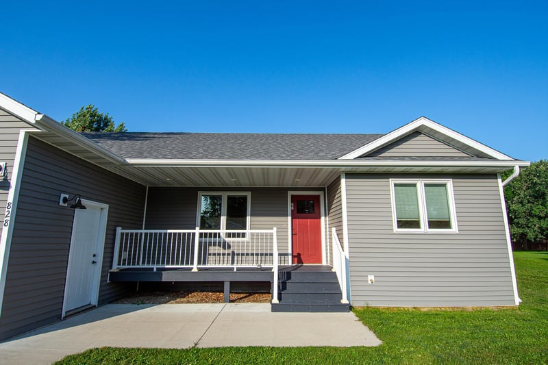 828 Alice Dr, Thief River Falls, MN 56701