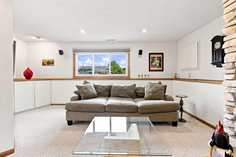 12555 Hillside Ln SE, Becker, MN 55308