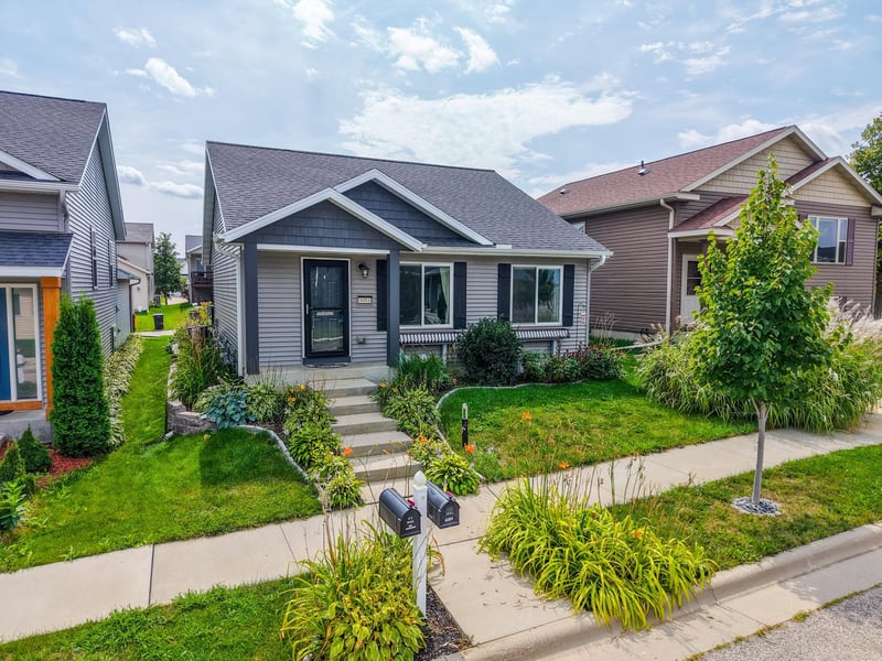 6084 Sandstone Street Nw, Rochester, MN 55901
