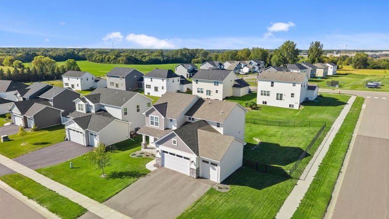 554 Heartland Dr, Delano, MN 55328
