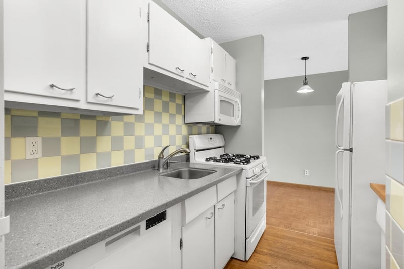 1912 Dupont Ave S #405, Minneapolis, MN 55403