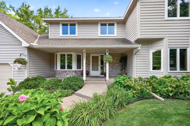 2201 Pine Island Rd, Minnetonka, MN 55305