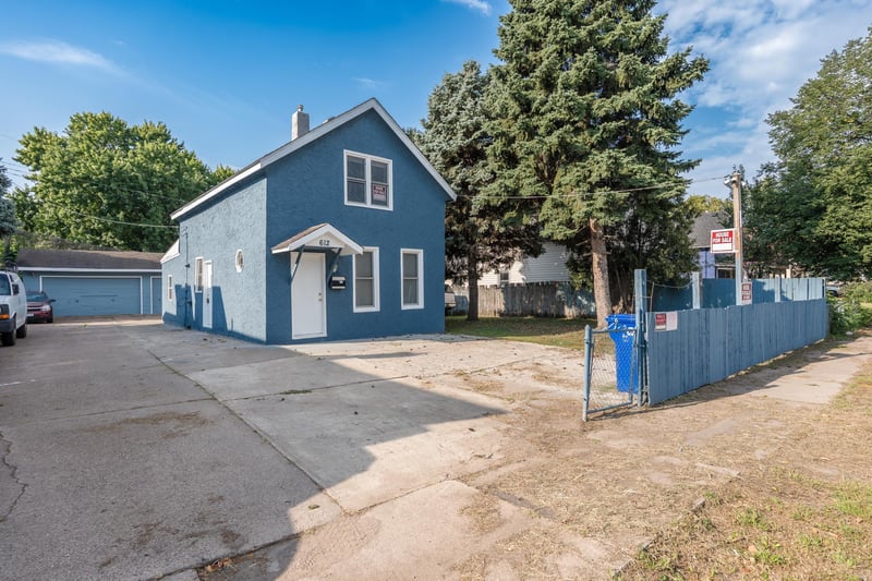 612 Bush Ave, Saint Paul, MN 55130