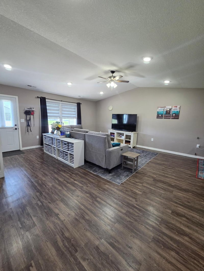 1943 Brownell St, Saint Charles, MN 55972
