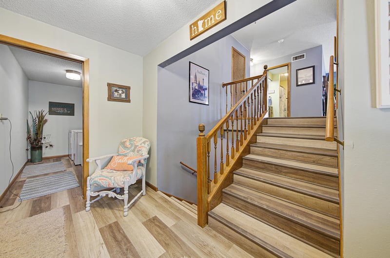 510 12th St, Windom, MN 56101