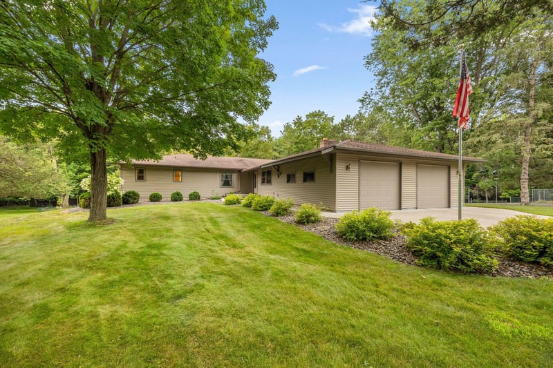 32050 Park Trl, Center City, MN 55012