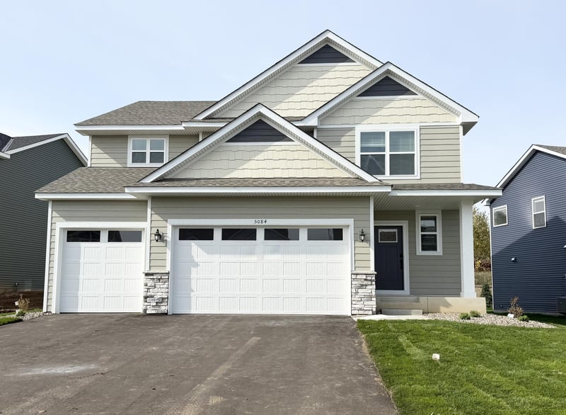 5084 Windlass Dr, Woodbury, MN 55129