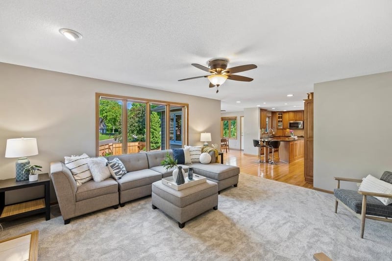 10954 Yukon Ave S, Bloomington, MN 55438