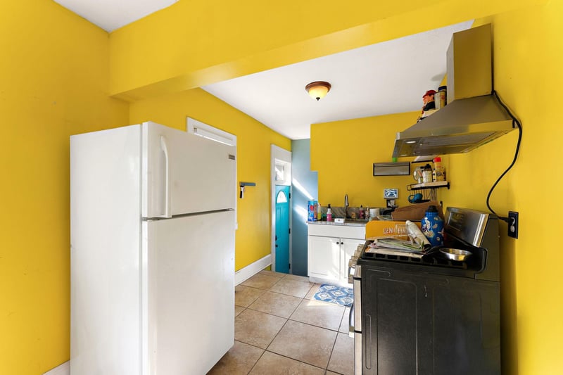 4252 Oakland Ave, Minneapolis, MN 55407