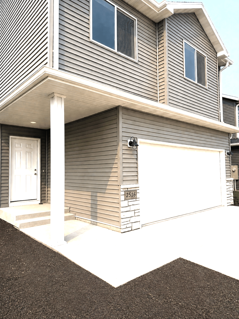 2516 38th Ave S, Moorhead, MN 56560