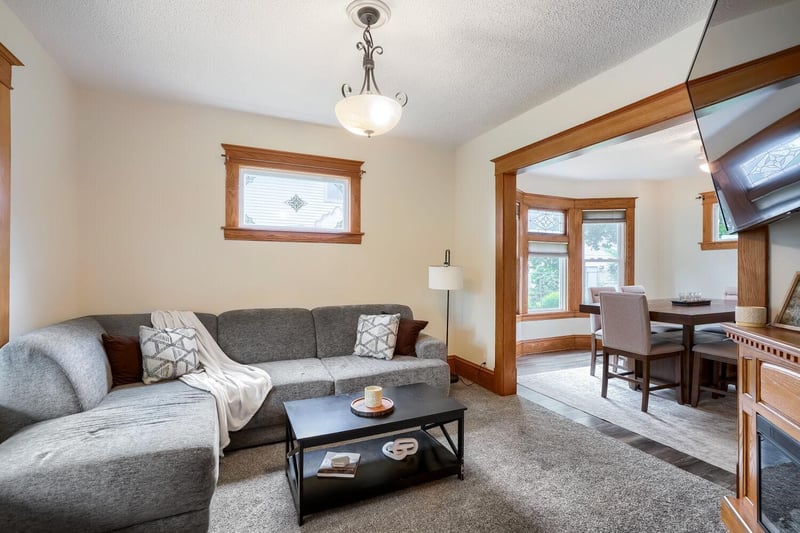 1654 Concordia Ave, Saint Paul, MN 55104