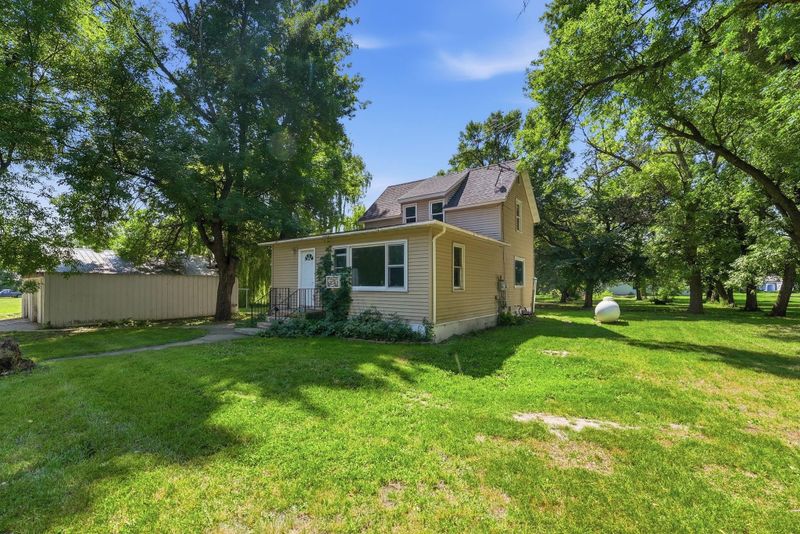 401 Dresden Ave S, Herman, MN 56248