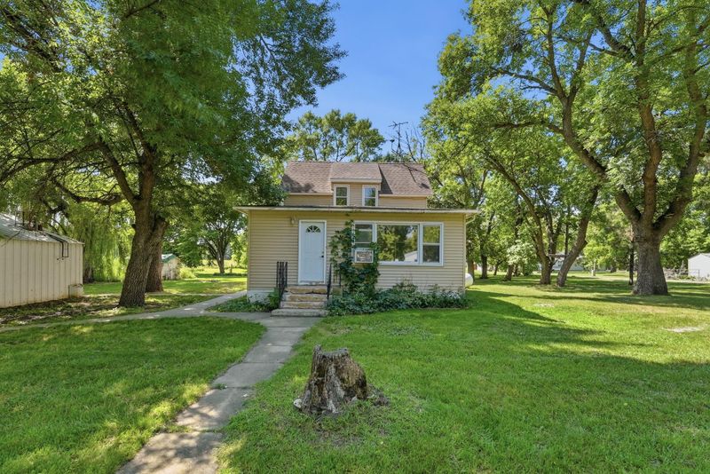 401 Dresden Ave S, Herman, MN 56248