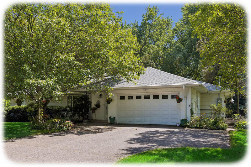 12915 Lone Oak Dr, Minnetonka, MN 55305
