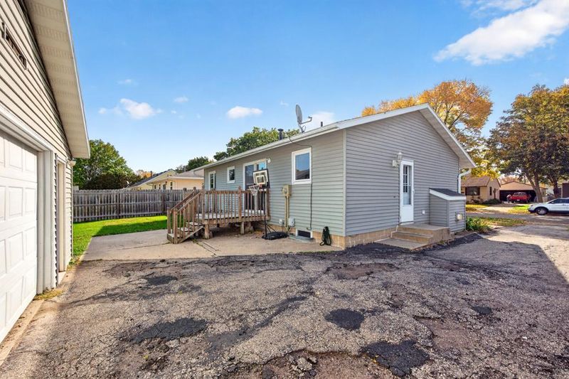 967 16 1/4 St SE, Rochester, MN 55904