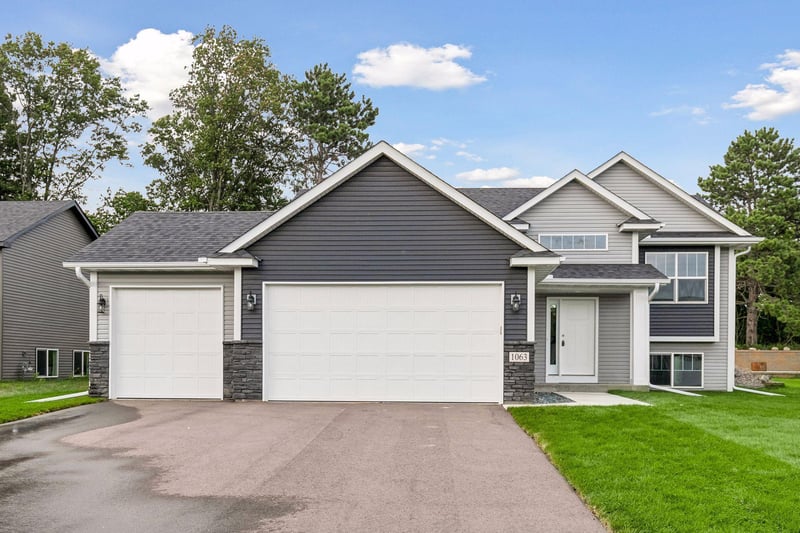 1063 Bellaire Blvd NW, Isanti, MN 55040