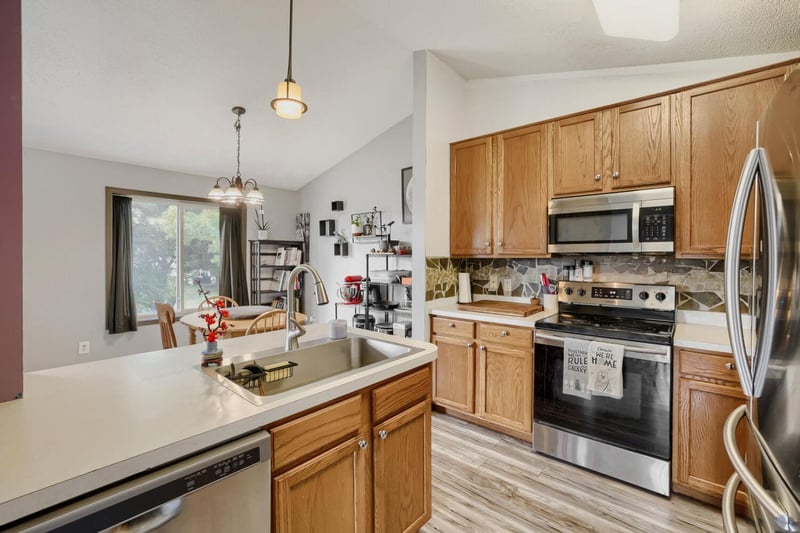 15663 Finch Ave, Apple Valley, MN 55124
