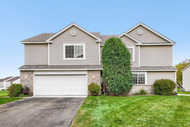 15663 Finch Ave, Apple Valley, MN 55124